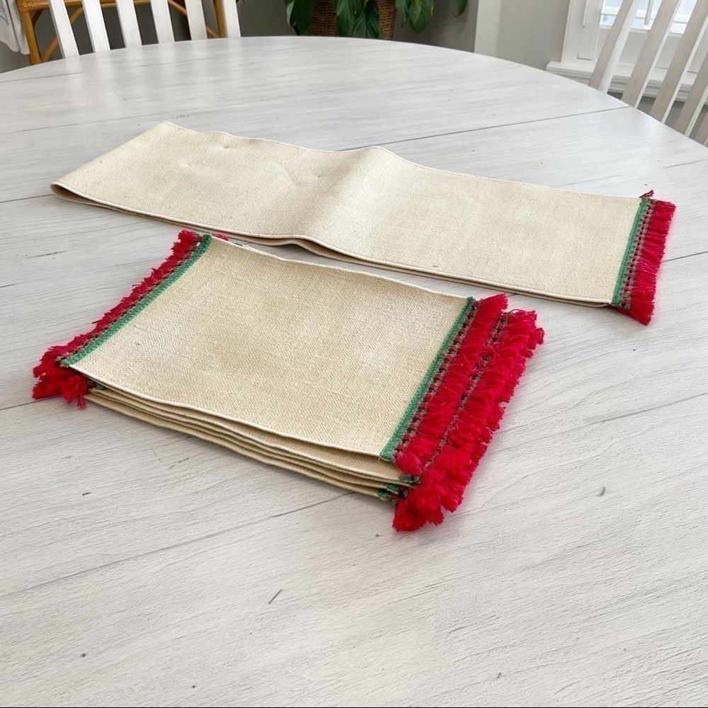 Vintage MCM Burlap Padded Table Runner & Placemats Green Red Tassel Christmas